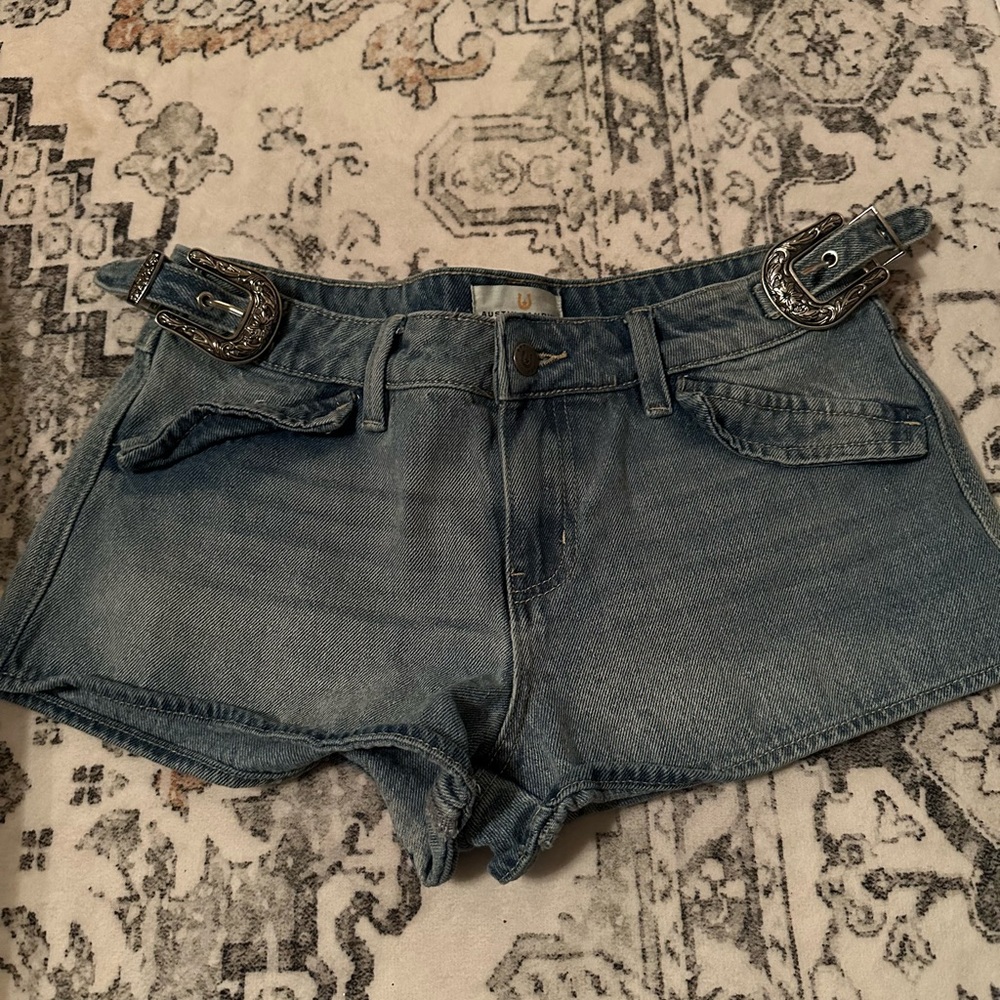 Stylish Denim Women Shorts with Buckle Detail